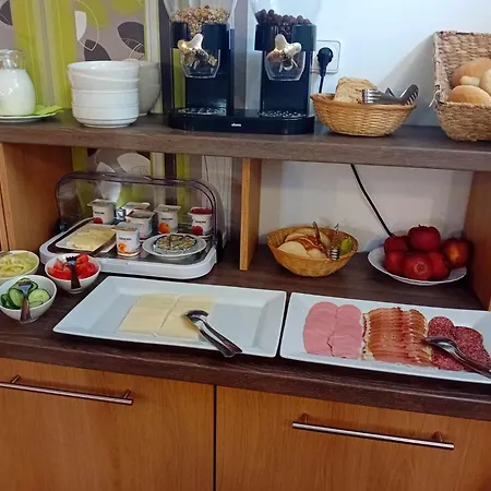 לינה וארוחת בוקר Berkes Vendeghaz 3*