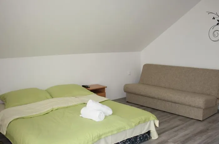 Berkes Vendeghaz לינה וארוחת בוקר Badacsonytördemic